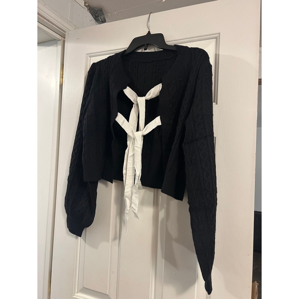 SAODIMALISU Tie-Front Cable Knit Cropped Cardigan - Picture 4 of 4